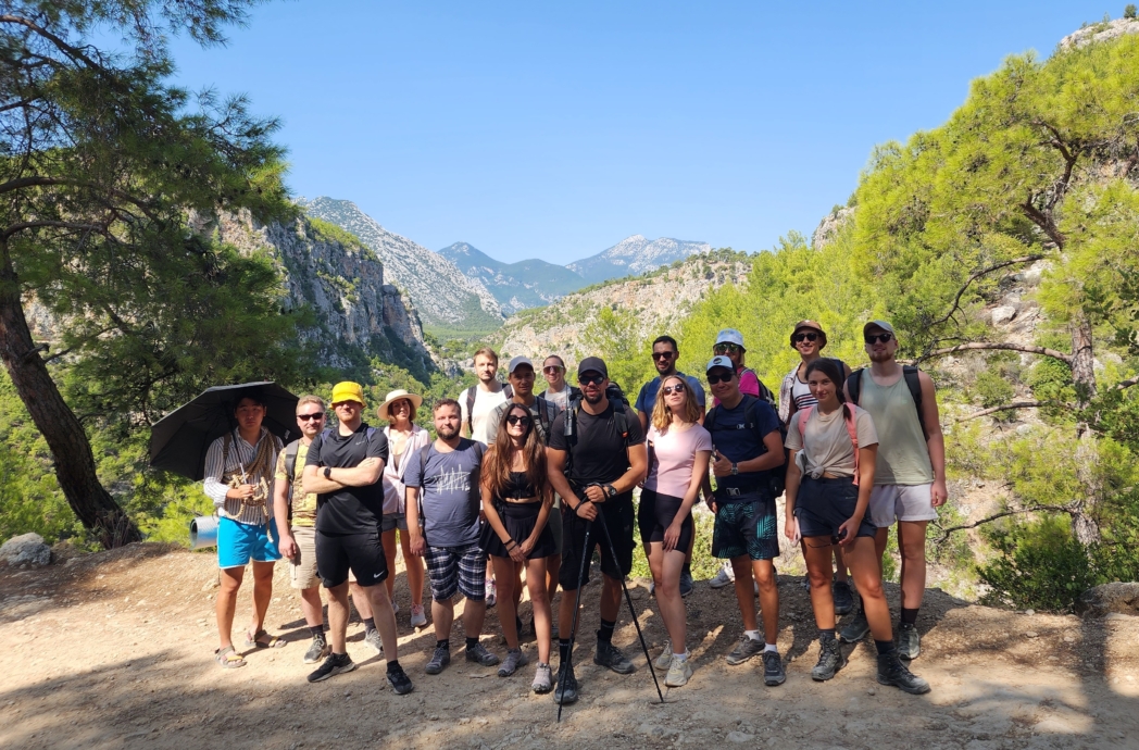 Групповое фото - Пикник в горном джакузи 🍉