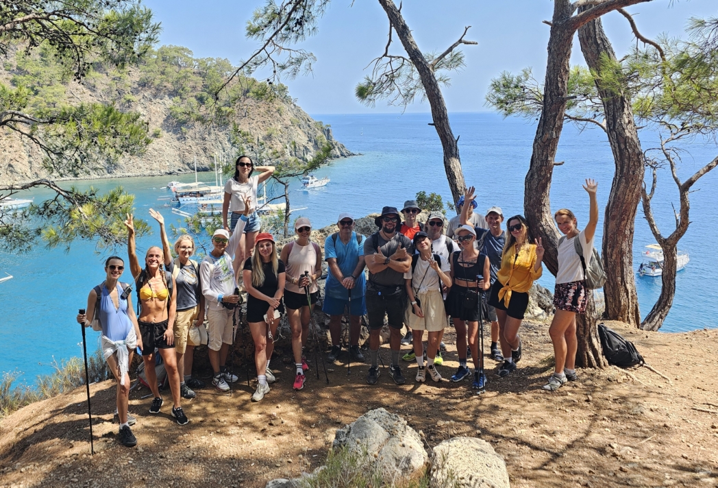 Групповое фото - Фазелис с пещерой