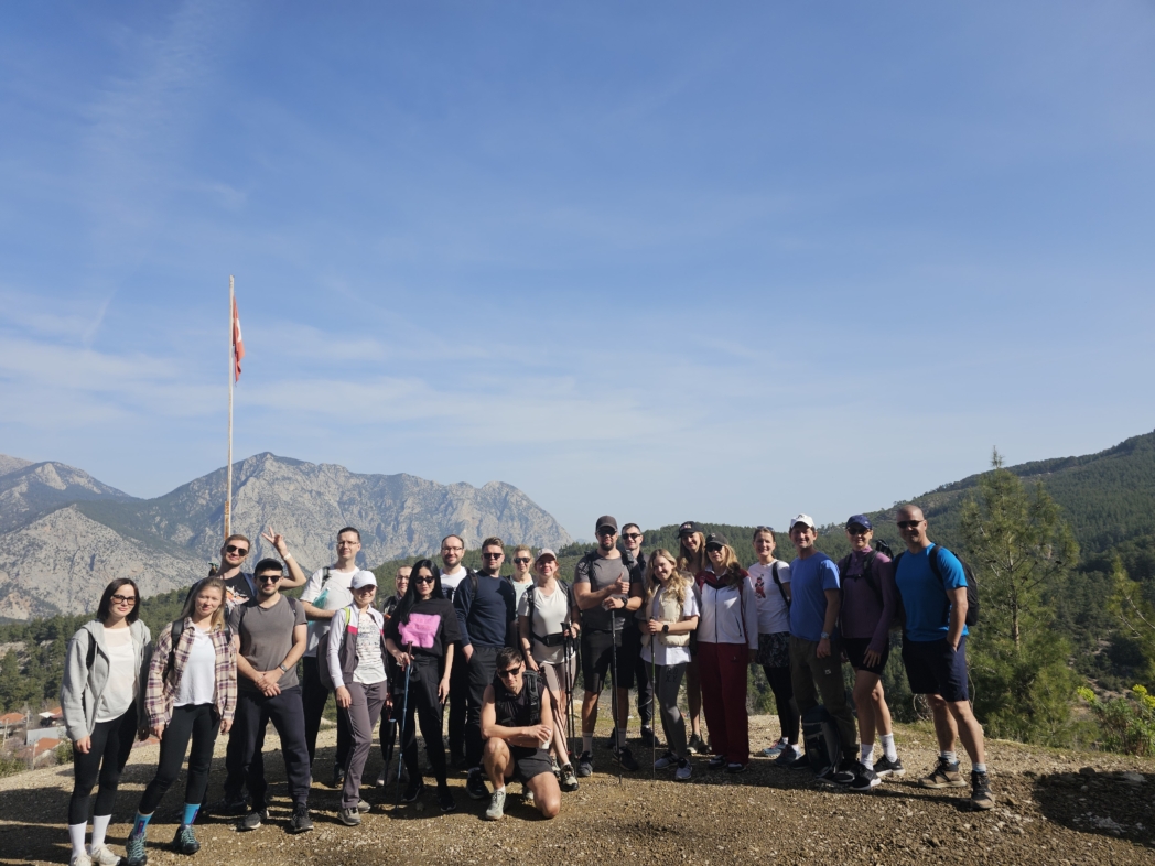 Групповое фото - Пионы и телевышка